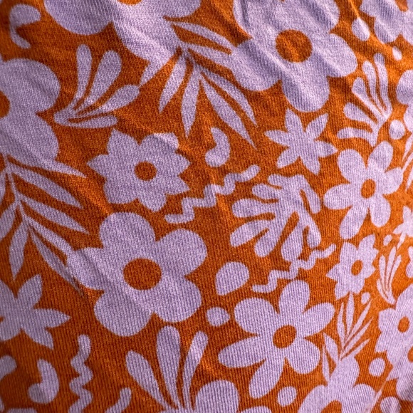 ASOS DESIGN Curve stretch wrap blouse with puff sleeves in retro floral print - Picture 2 of 9